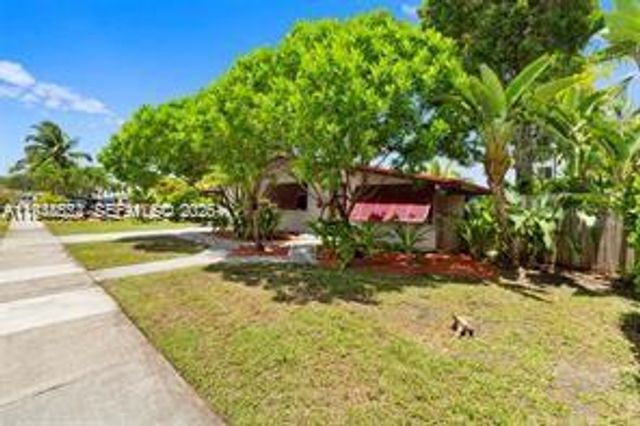 21321 NE 25th Ct, Miami, FL 33180