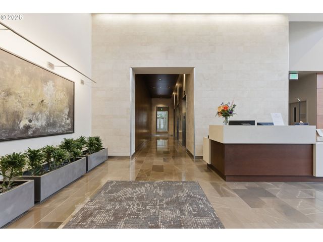 1001 Nw LOVEJOY St 213, Portland, OR 97209