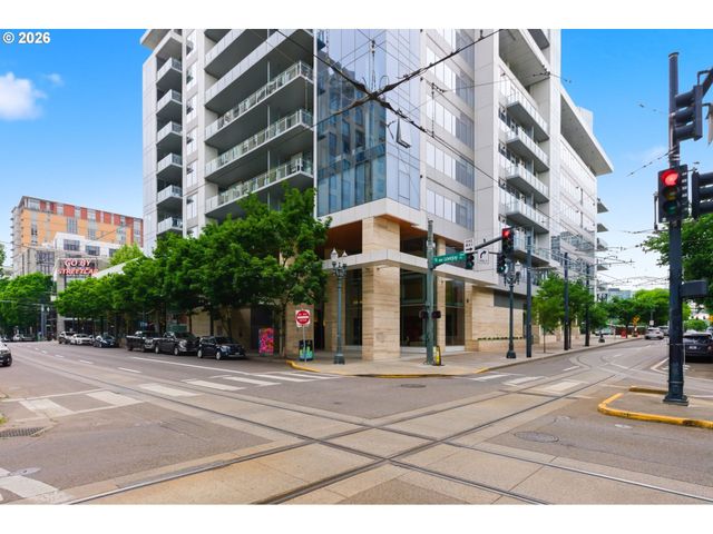 1001 Nw LOVEJOY St 213, Portland, OR 97209