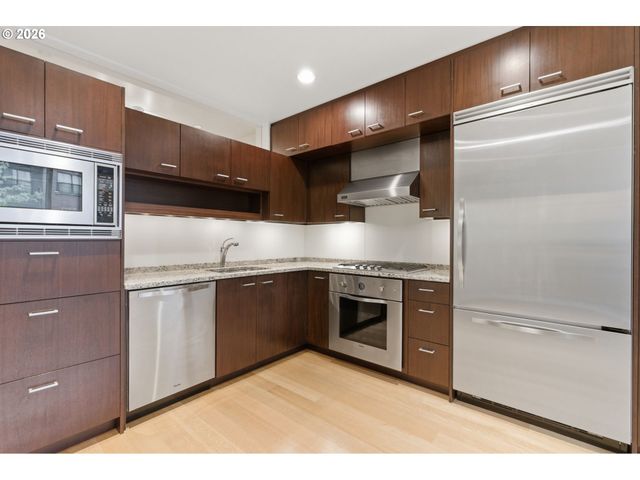 1001 Nw LOVEJOY St 213, Portland, OR 97209