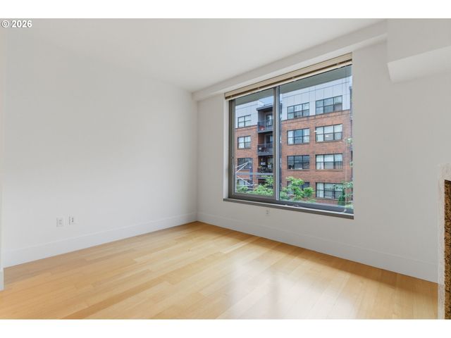 1001 Nw LOVEJOY St 213, Portland, OR 97209