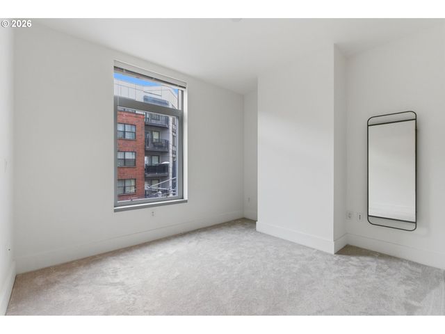 1001 Nw LOVEJOY St 213, Portland, OR 97209