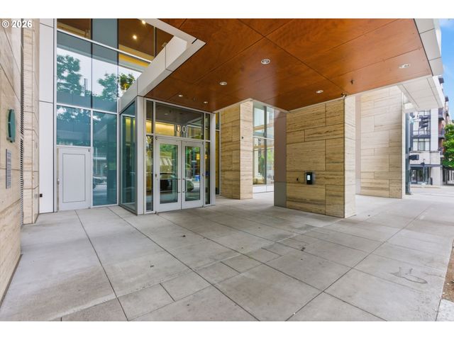 1001 Nw LOVEJOY St 213, Portland, OR 97209