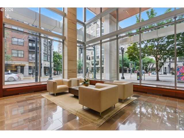 1001 Nw LOVEJOY St 213, Portland, OR 97209