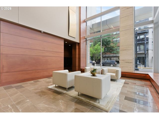 1001 Nw LOVEJOY St 213, Portland, OR 97209
