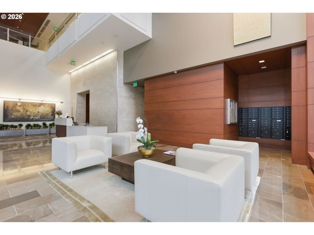 1001 Nw LOVEJOY St 213, Portland, OR 97209