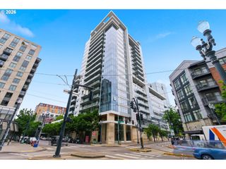 1001 Nw LOVEJOY St 213, Portland, OR 97209