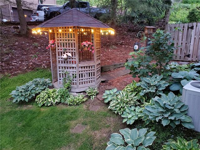 109 Shangri La Dr, Monroeville, PA 15146