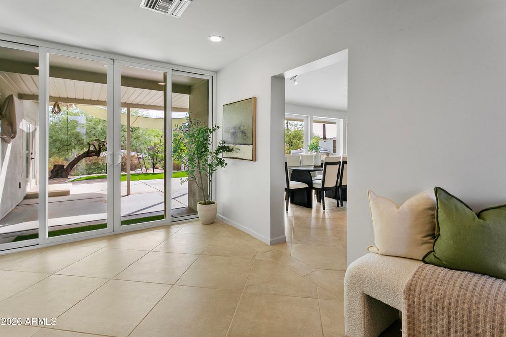 35 E PAPAGO Drive, Tempe, AZ 85288 — photo 4