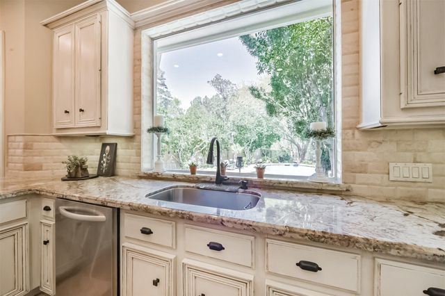 6215 Redwood Bridge Trail, Houston, TX 77345