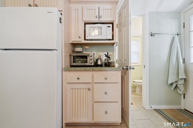 30 Hartford Avenue B, Old Lyme, CT 06371