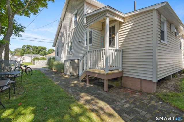 30 Hartford Avenue B, Old Lyme, CT 06371