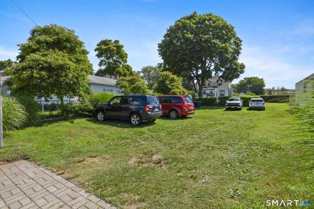 30 Hartford Avenue B, Old Lyme, CT 06371