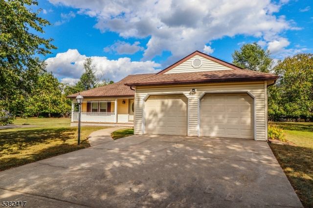 59 Redwood Terrace, Raritan Twp., NJ 08822