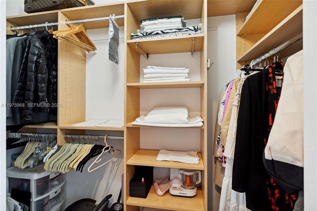 808 Brickell Key Dr 2502, Miami, FL 33131