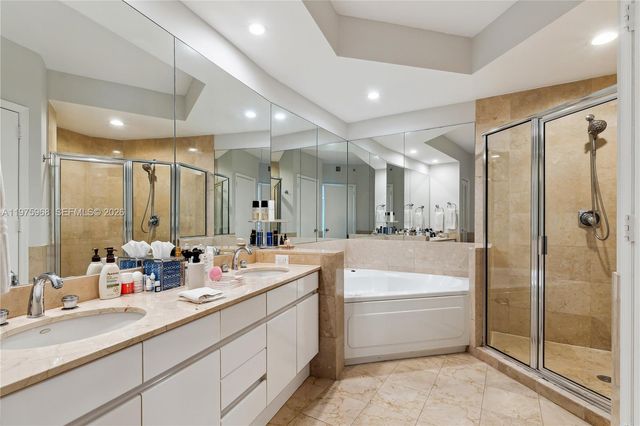 808 Brickell Key Dr 2502, Miami, FL 33131