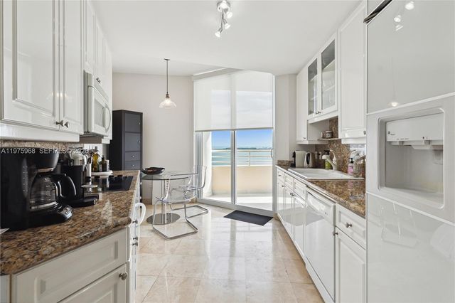 808 Brickell Key Dr 2502, Miami, FL 33131