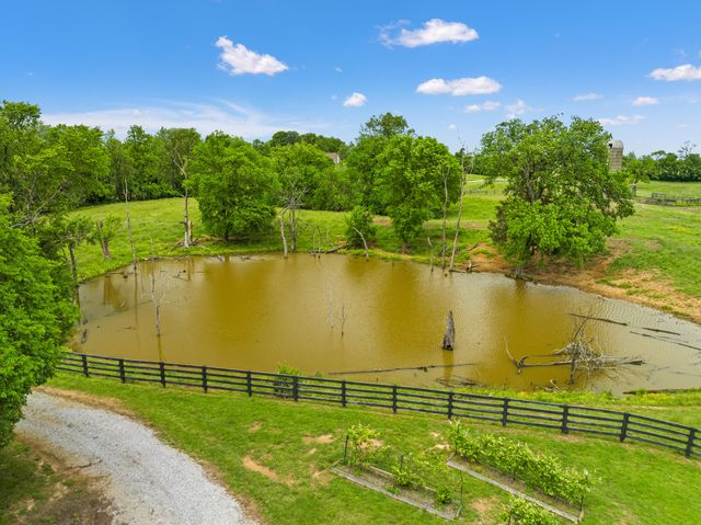 495 Shadrick Ferry Road, Frankfort, KY 40601