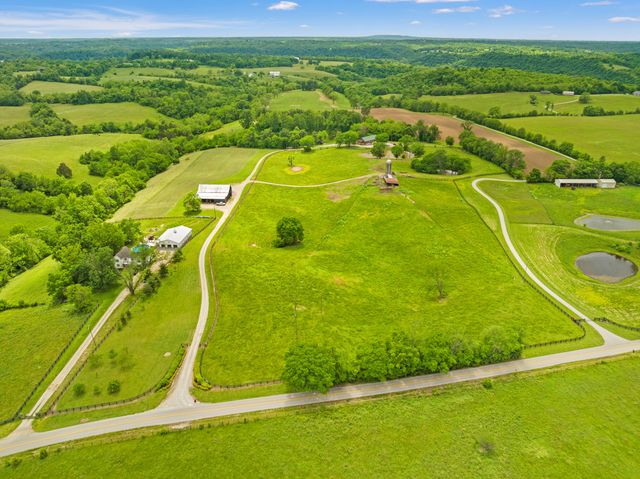 495 Shadrick Ferry Road, Frankfort, KY 40601