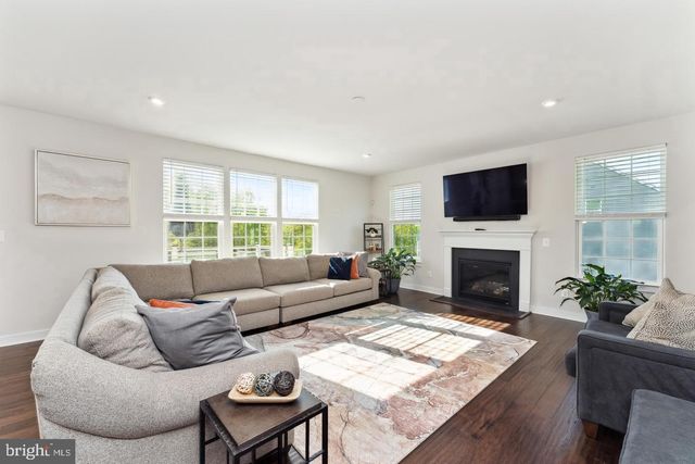 39 OAK RD, Stafford, VA 22556