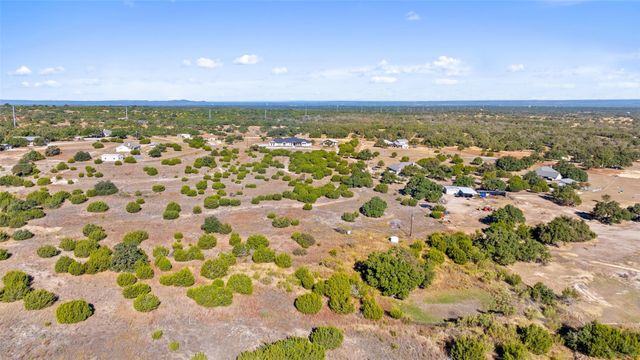 386 Appaloosa RUN, Johnson City, TX 78663