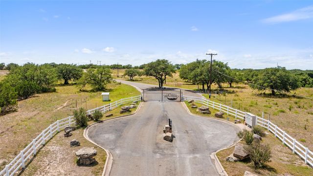 386 Appaloosa RUN, Johnson City, TX 78663