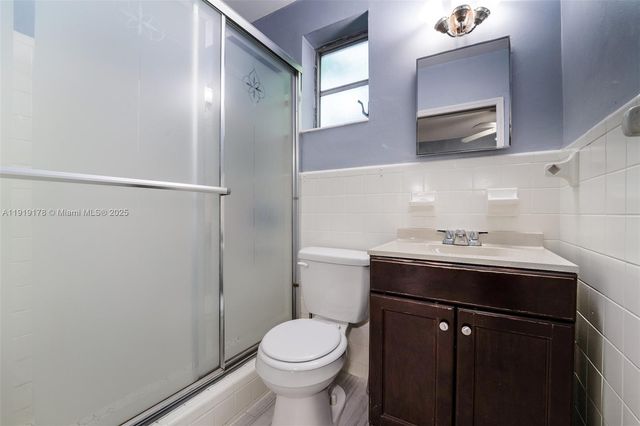 2840 NW 4th St, Miami, FL 33125