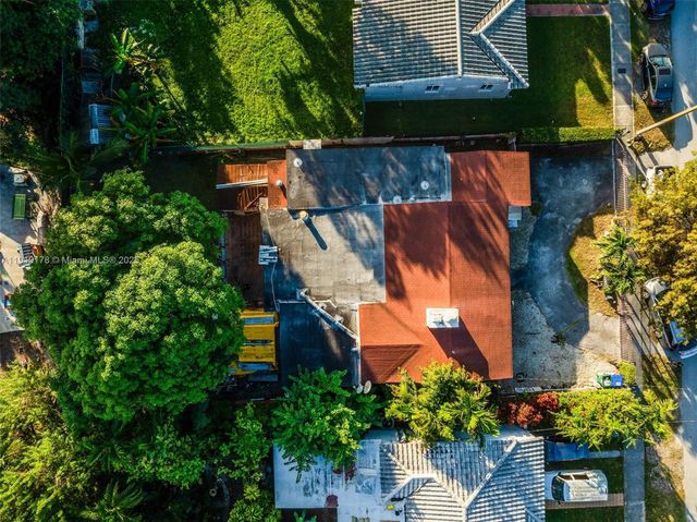 2840 NW 4th St, Miami, FL 33125