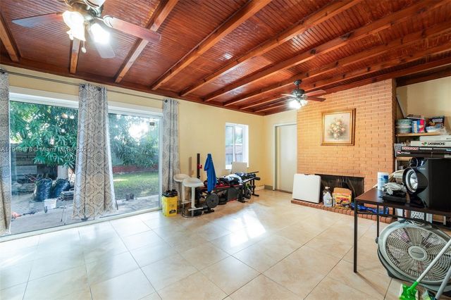 2840 NW 4th St, Miami, FL 33125