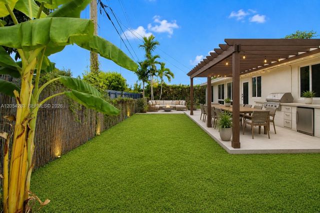 6410 SW 17th St, West Miami, FL 33155