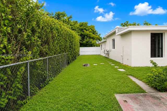 6410 SW 17th St, West Miami, FL 33155