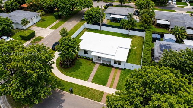 6410 SW 17th St, West Miami, FL 33155