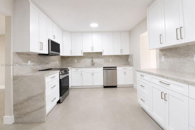 6410 SW 17th St, West Miami, FL 33155