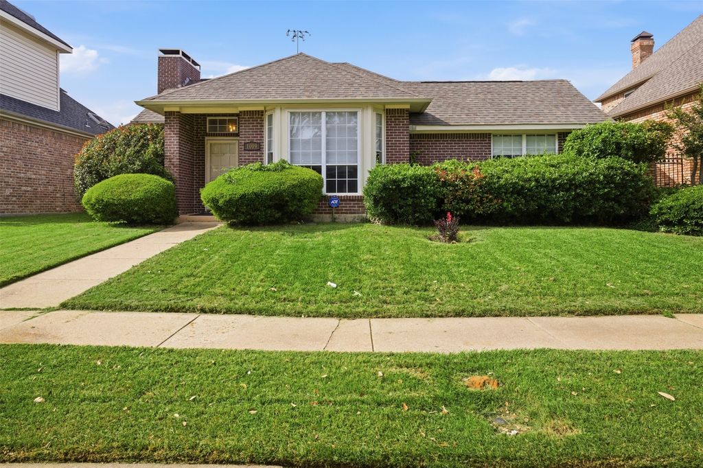 1009 Mccoy Drive, Irving, TX 75062