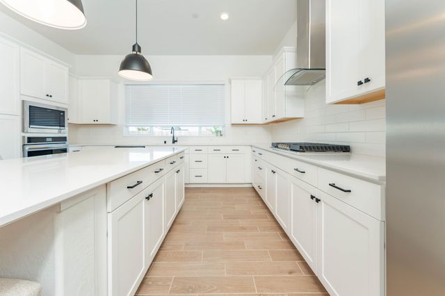 3811 N Santa Fe Street, Visalia, CA 93292