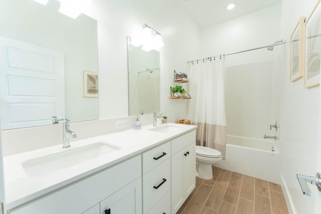 3811 N Santa Fe Street, Visalia, CA 93292