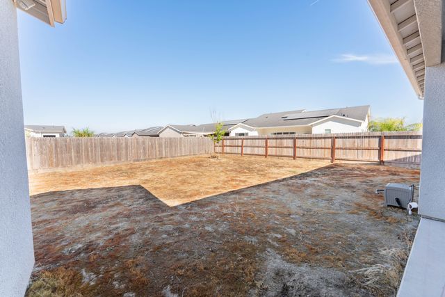 3811 N Santa Fe Street, Visalia, CA 93292