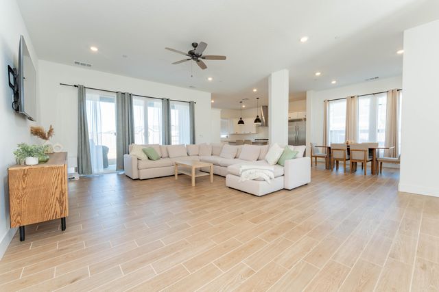 3811 N Santa Fe Street, Visalia, CA 93292