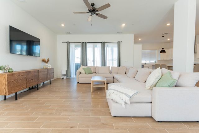 3811 N Santa Fe Street, Visalia, CA 93292