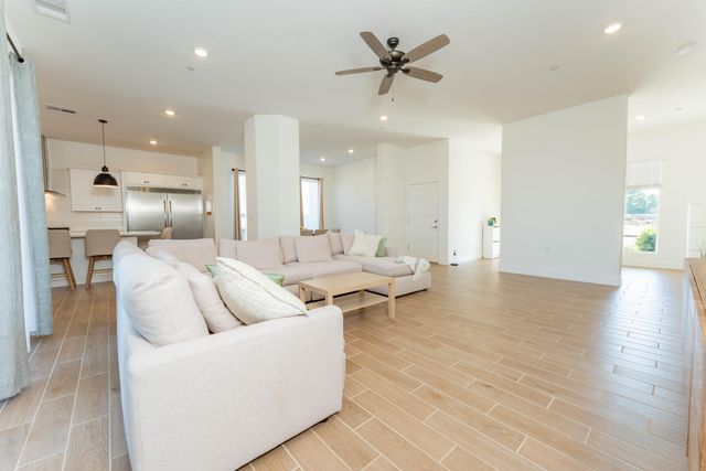 3811 N Santa Fe Street, Visalia, CA 93292