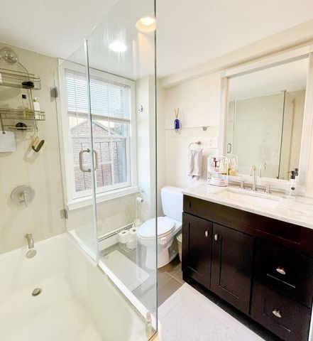 4 Derne St 4, Boston, MA 02114