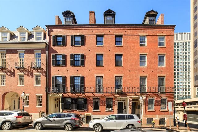 4 Derne St 4, Boston, MA 02114