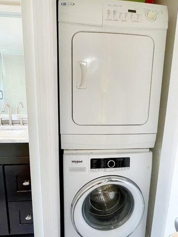 4 Derne St 4, Boston, MA 02114