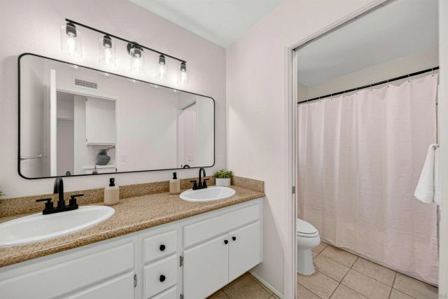2944 Cottingham St, Oceanside, CA 92054