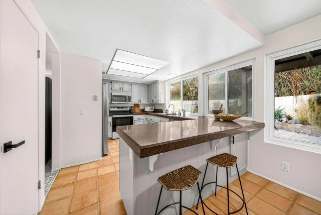 2944 Cottingham St, Oceanside, CA 92054