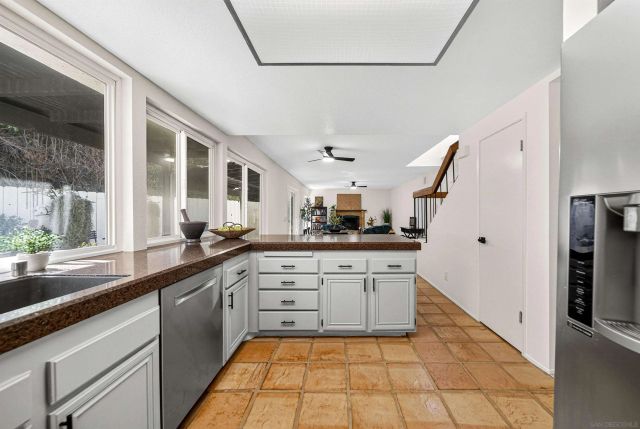 2944 Cottingham St, Oceanside, CA 92054