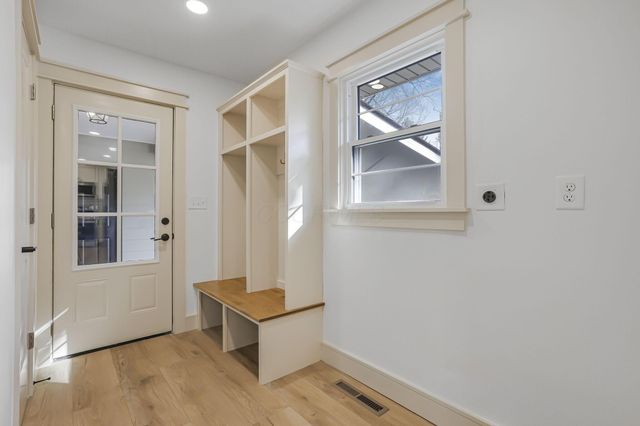 944 Fieldson Drive, Heath, OH 43056