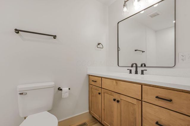 944 Fieldson Drive, Heath, OH 43056