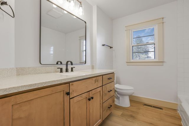 944 Fieldson Drive, Heath, OH 43056