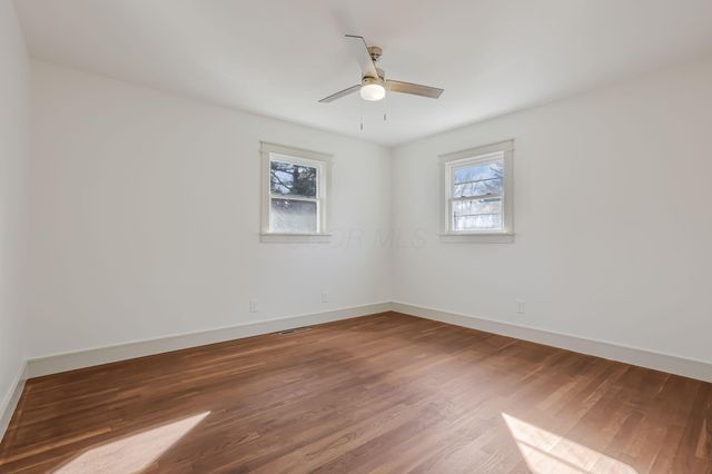 944 Fieldson Drive, Heath, OH 43056